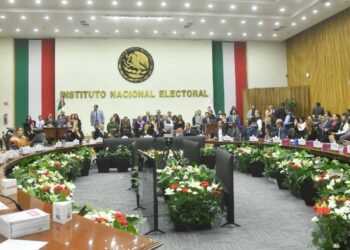 INE y partidos van por presupuesto récord en una década: más de 42 mil millones