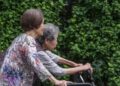 Japón alcanza el récord de más de 100 mil personas centenarias; 88% son mujeres