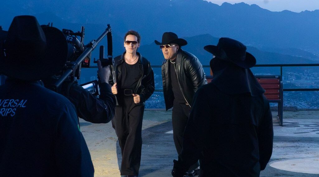 Morenito de Fuego y Kinky presentan video grabado en el mural del Cerro de la Silla
