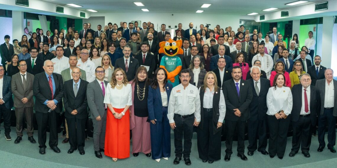 Encabeza el rector Dámaso Anaya el 59 Aniversario de la FCAV