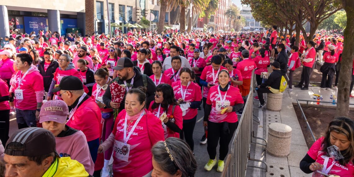 10 mil personas se visten de rosa en la carrera con causa de Avon y Fundación IMSS