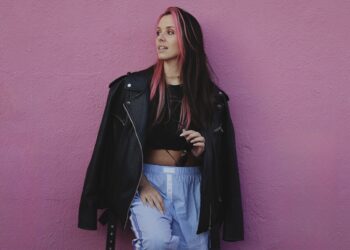 Denise Faro, la italiana que escribió para Laura Pausini, estrena  «Una Razón»