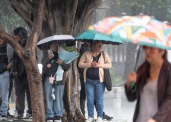 «Rachel» se intensifica a huracán categoría 2 y avanza en las costas del Pacífico; dejará lluvias fuertes en cuatro estados