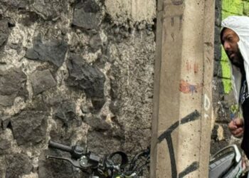 Borrador Repartidor en motocicleta pierde la vida tras chocar contra un poste y barda en Villa Verdún