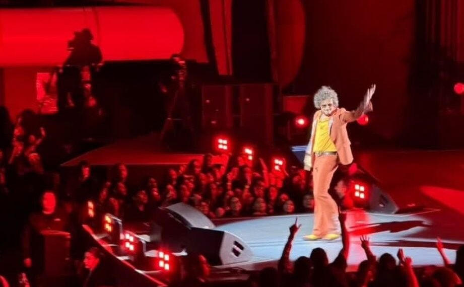 Diez años después, Bunbury vuelve a casa: el Auditorio Nacional lo recibe con los brazos abiertos