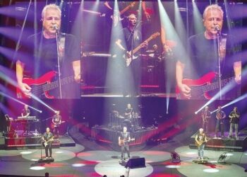 Hombres G detiene el tiempo en el Auditorio Nacional y devuelve a sus fans a los mejores años de su vida