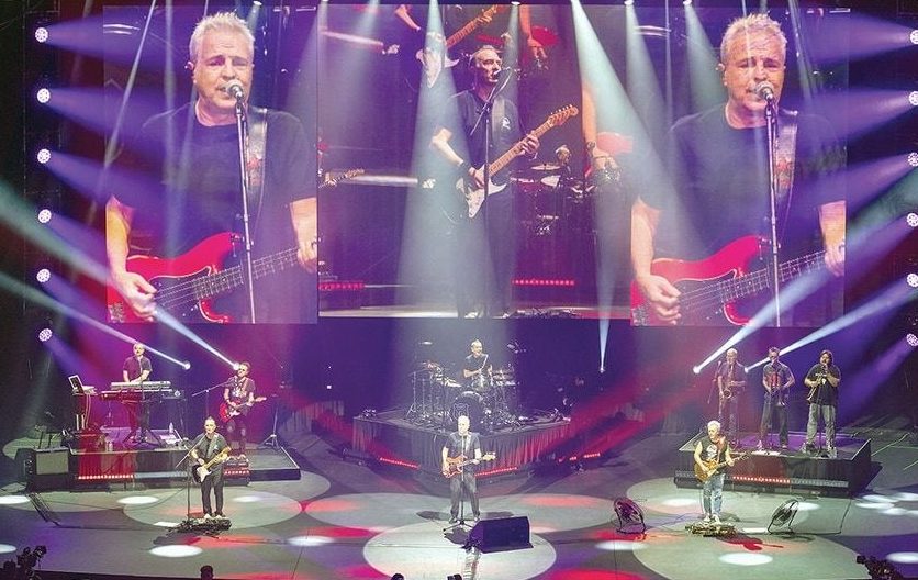 Hombres G detiene el tiempo en el Auditorio Nacional y devuelve a sus fans a los mejores años de su vida