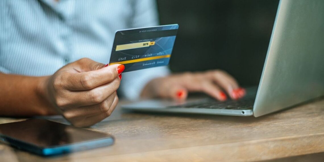 Debut bancario de Nu en México revela morosidad y créditos con CAT superior al 140%